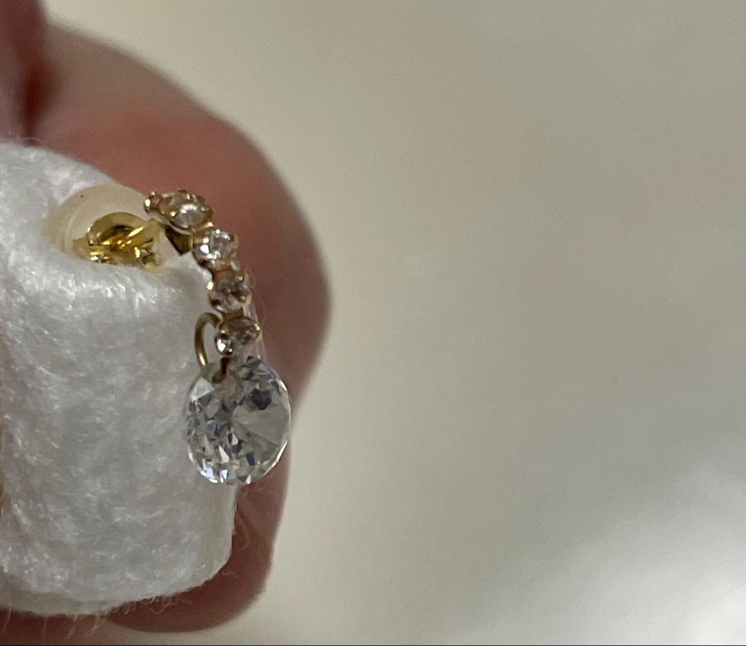 匿名発送⭕️ K18 イエローゴールド ダンシングピアス 片耳用