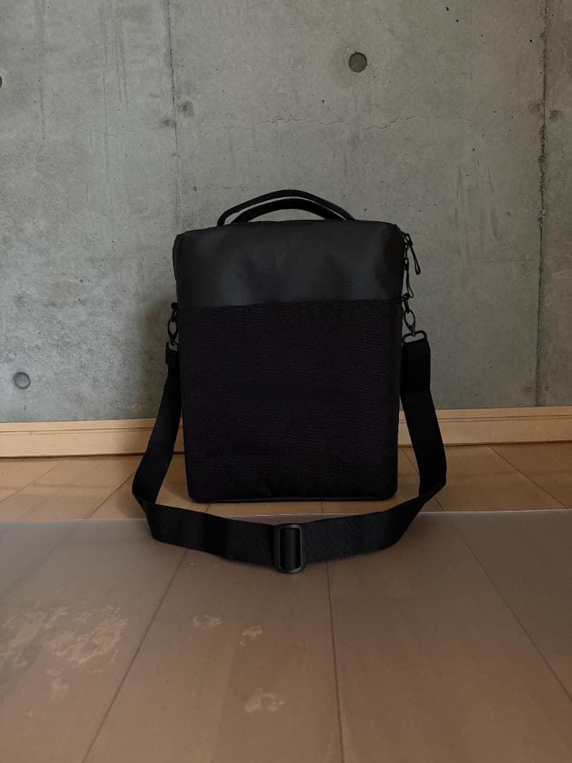 【ほぼ新品】Incase 2WAY トートバッグ・ブラック 正規品・保証書付