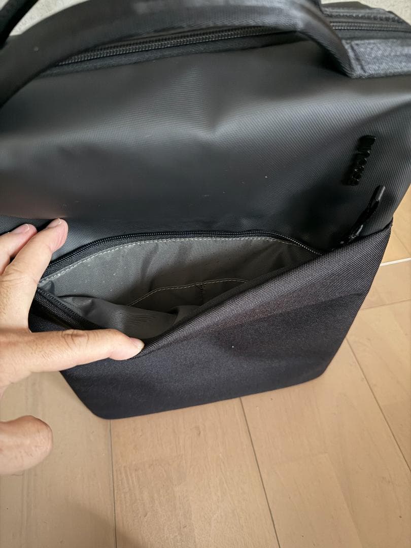 【ほぼ新品】Incase 2WAY トートバッグ・ブラック 正規品・保証書付
