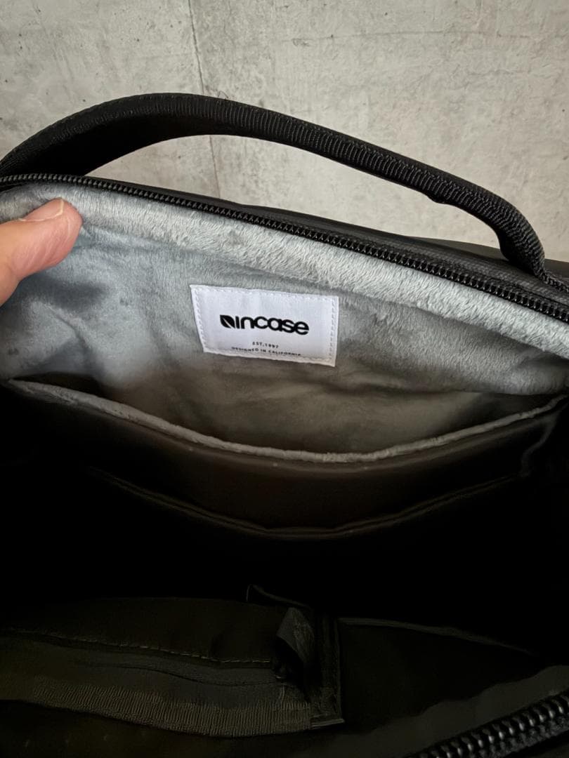 【ほぼ新品】Incase 2WAY トートバッグ・ブラック 正規品・保証書付