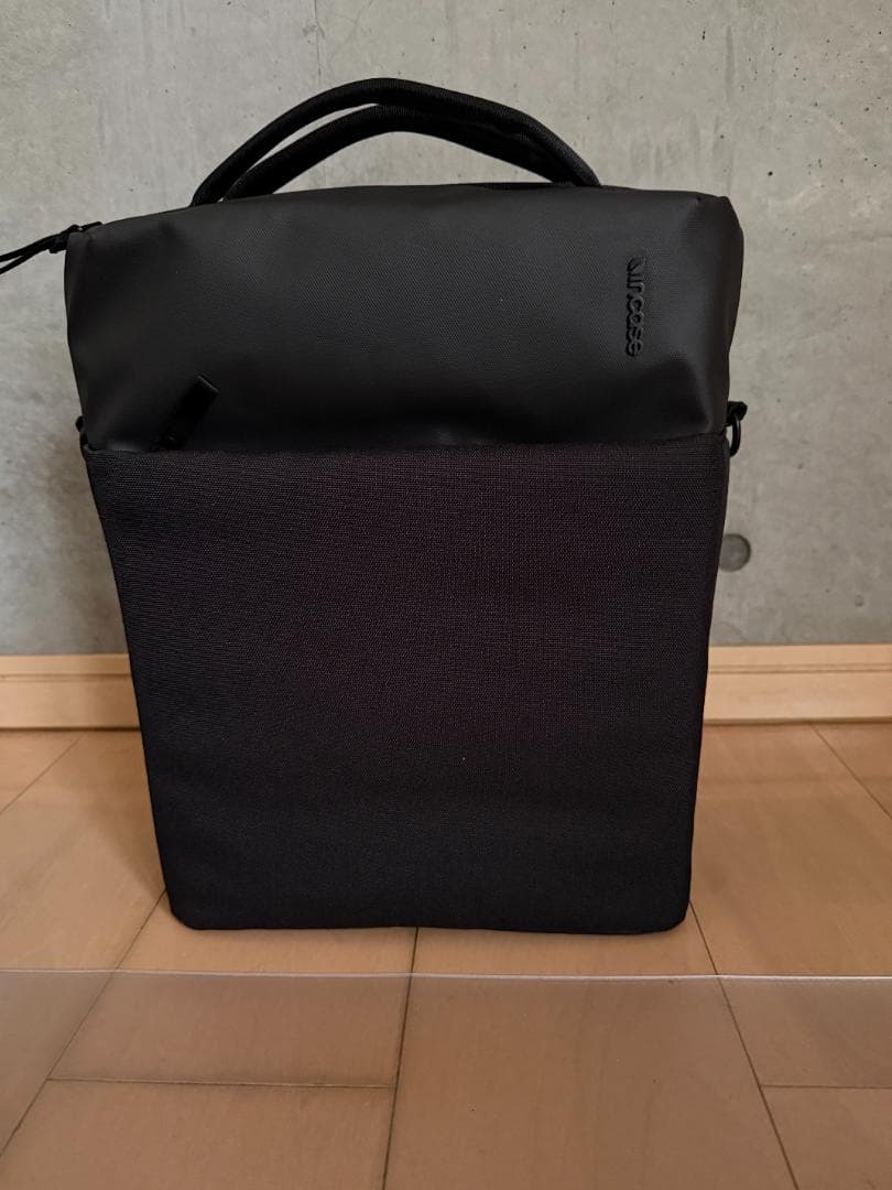 【ほぼ新品】Incase 2WAY トートバッグ・ブラック 正規品・保証書付
