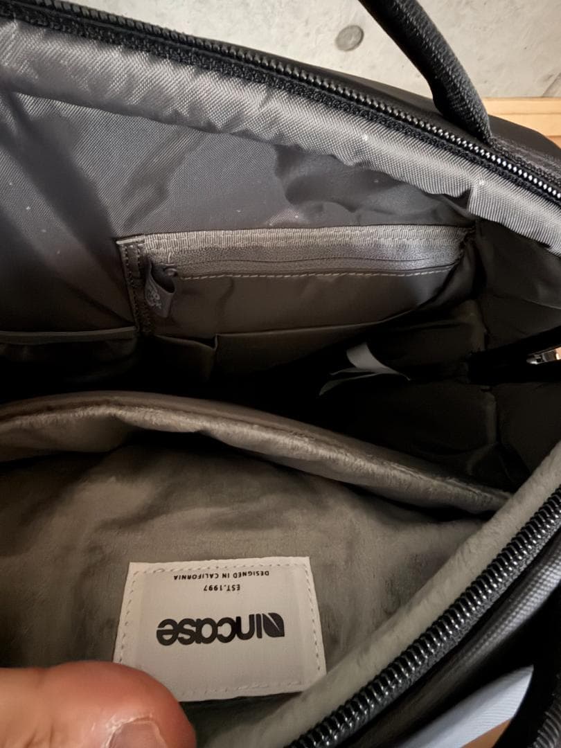 【ほぼ新品】Incase 2WAY トートバッグ・ブラック 正規品・保証書付