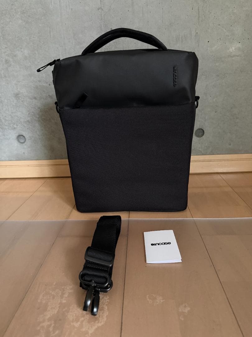 【ほぼ新品】Incase 2WAY トートバッグ・ブラック 正規品・保証書付