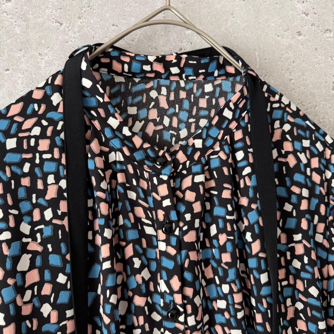 ANAYI イレギュラースクエアプリントタイ付きブラウス　23AW