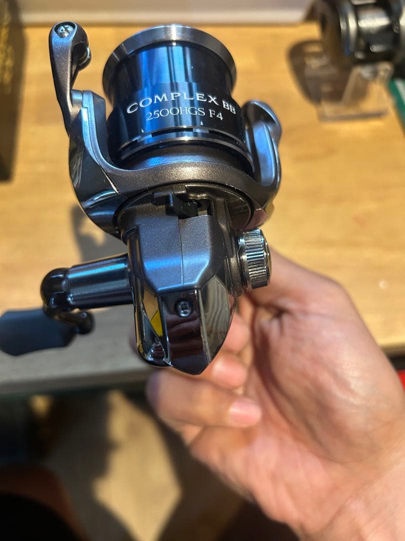 COMPLEX BB 2500HGS F4 スピニングリール