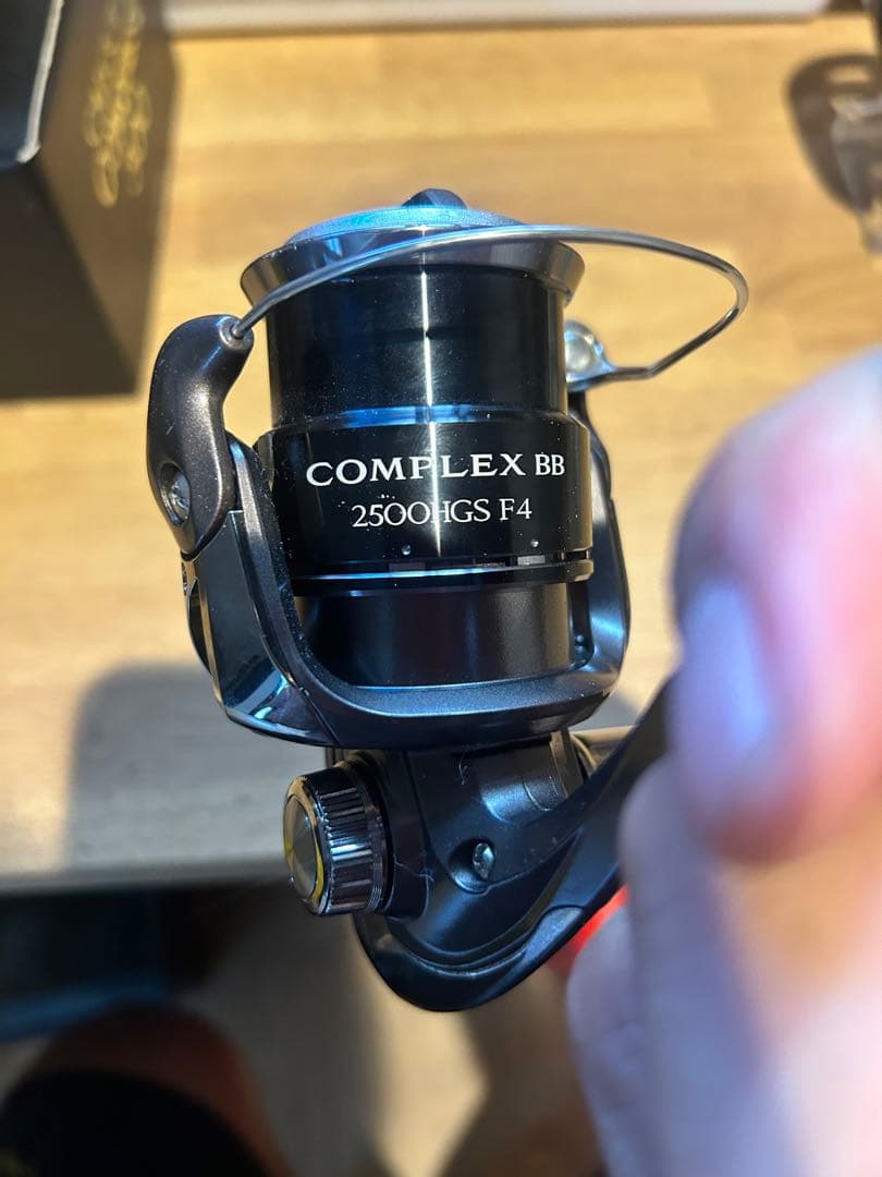 COMPLEX BB 2500HGS F4 スピニングリール