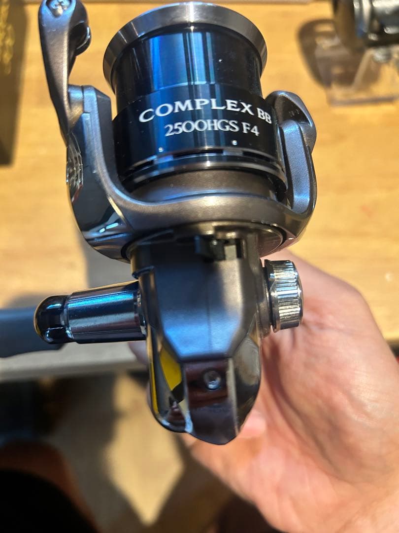 COMPLEX BB 2500HGS F4 スピニングリール