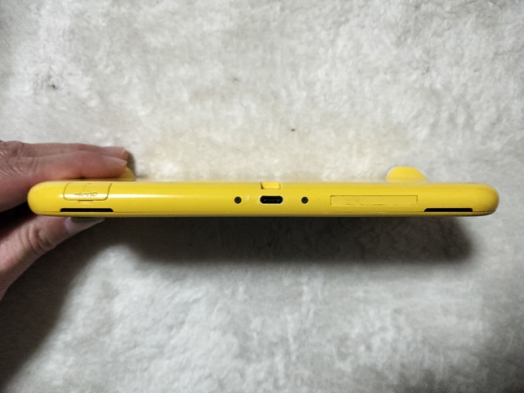 ジャンクNintendo Switch Lite イエロー不動品