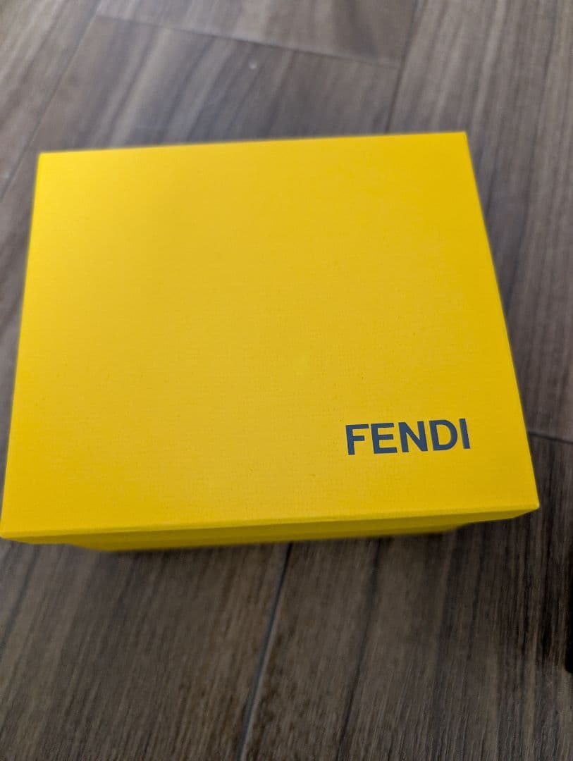 FENDI 腕時計 ギフトボックス イエロー グレー
