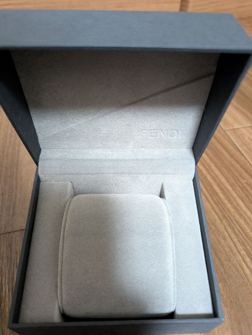 FENDI 腕時計 ギフトボックス イエロー グレー