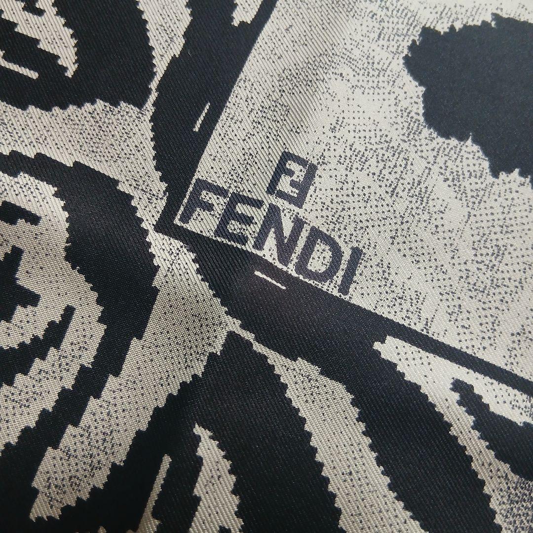 ✨専用✨FENDI　フェンディ　ゼブラ柄　牛柄　大判スカーフ　シルク