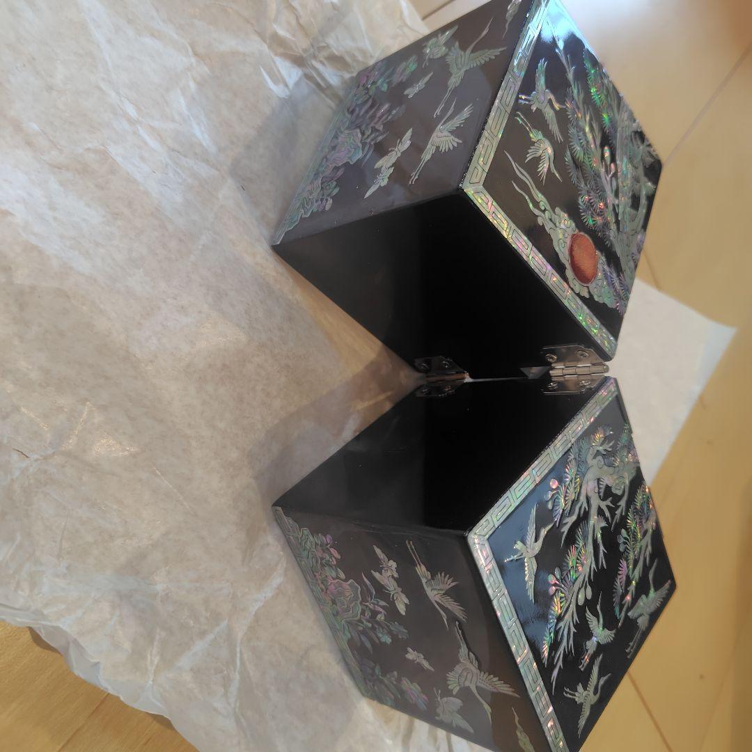 【新品未使用】韓国 ナジョンチルギ　螺鈿細工宝石箱　ジュエリーボックス　黒漆塗り