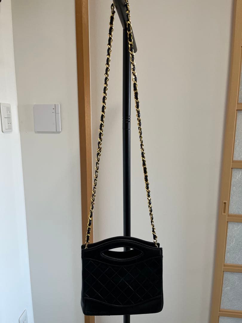 CHANEL シャネル ヴィンテージ マトラッセ　ミニショルダー黒 レザー