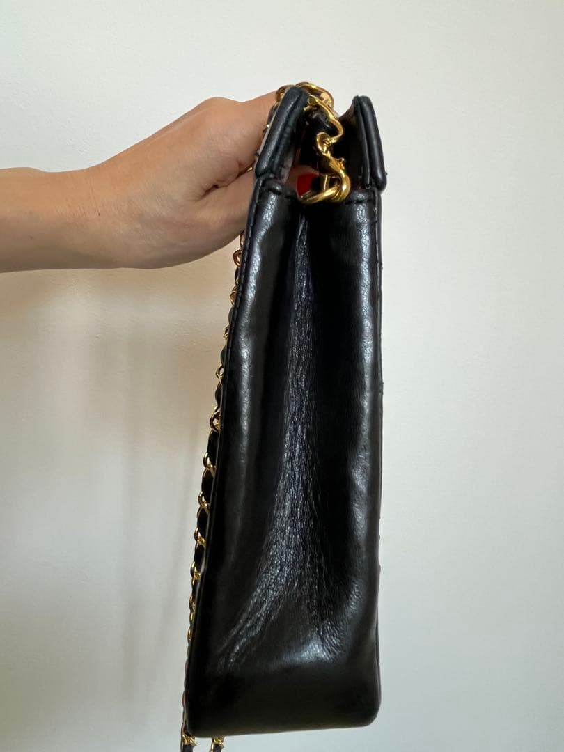 CHANEL シャネル ヴィンテージ マトラッセ　ミニショルダー黒 レザー