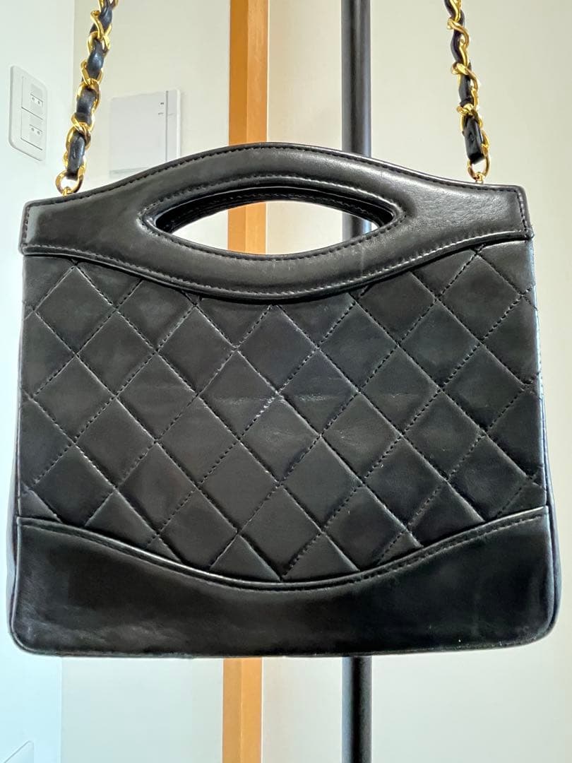 CHANEL シャネル ヴィンテージ マトラッセ　ミニショルダー黒 レザー