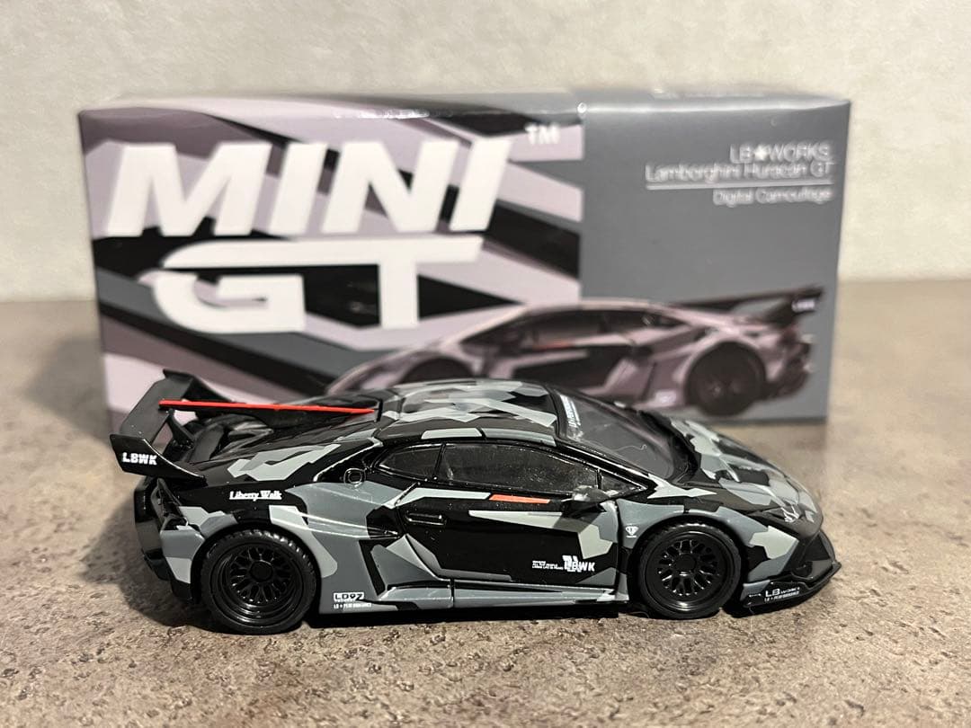 MINI GT LB★WORKS ランボルギーニウラカン GT デジタルカモ