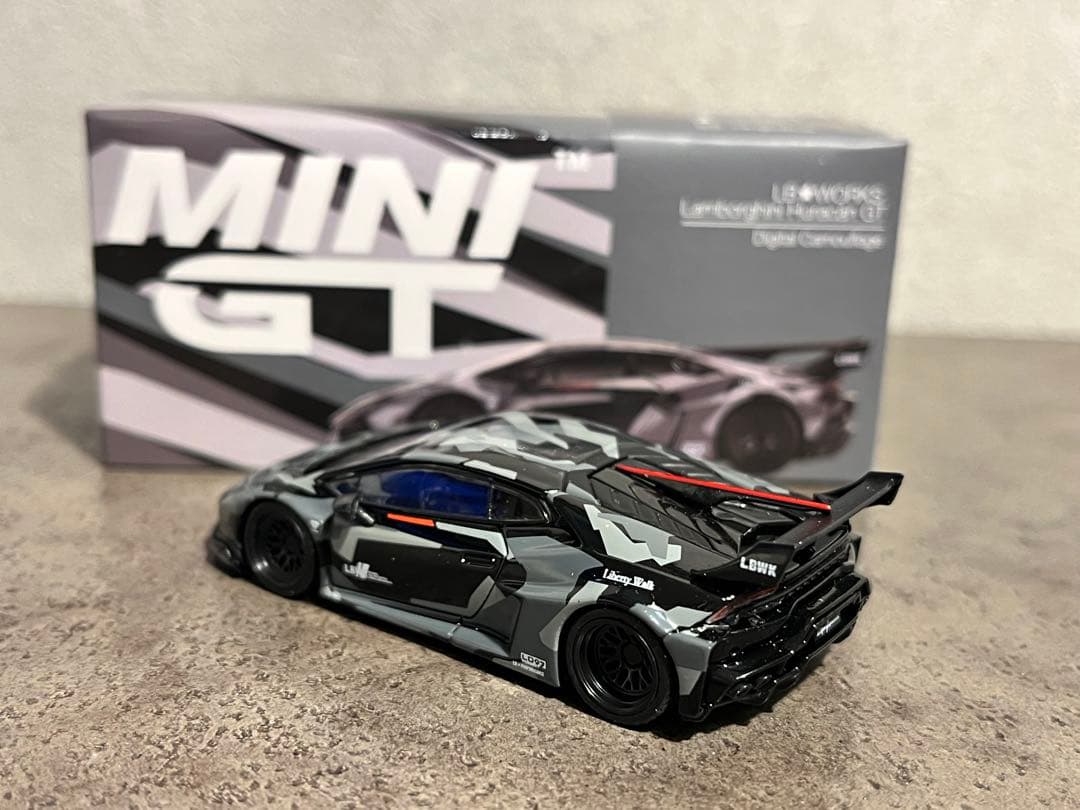 MINI GT LB★WORKS ランボルギーニウラカン GT デジタルカモ