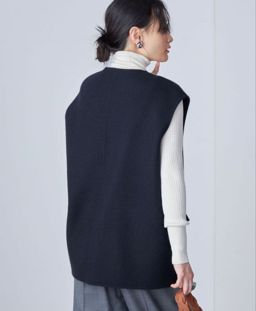 SHIPS WOMEN パール モチーフ ボタン ジレ　シップス