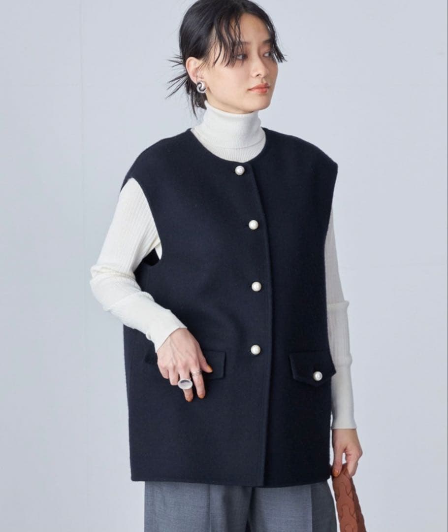 SHIPS WOMEN パール モチーフ ボタン ジレ　シップス