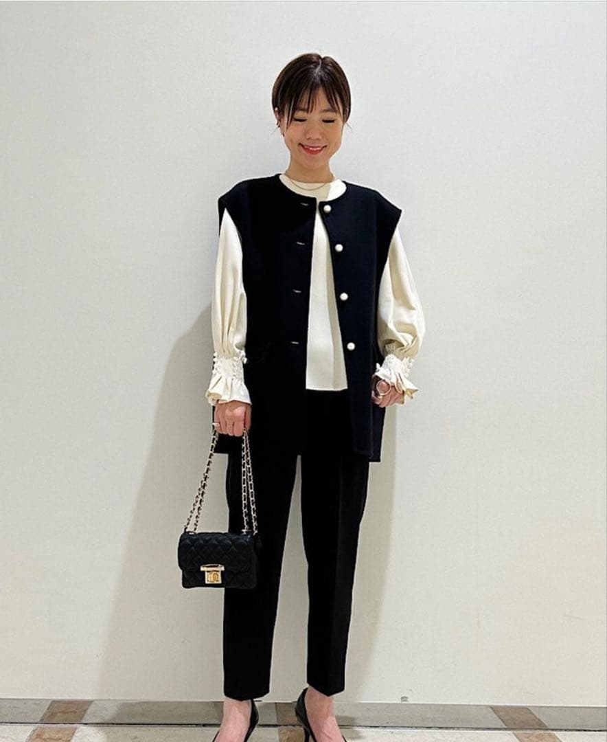SHIPS WOMEN パール モチーフ ボタン ジレ　シップス