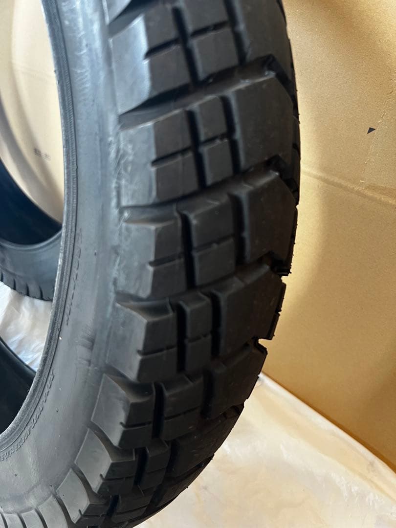 VEE Tire E-HUNTS MAN 20×4.0(中古品) 2本セット