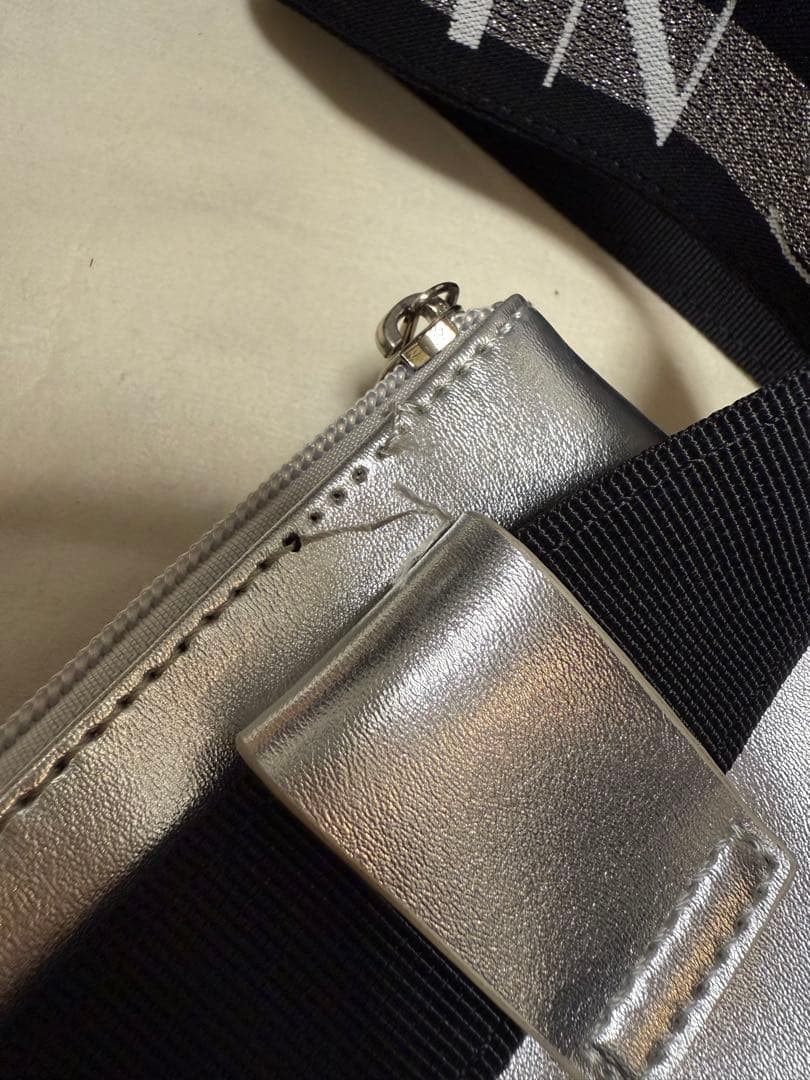 LANVIN SPORT ボディバッグ 黒と銀