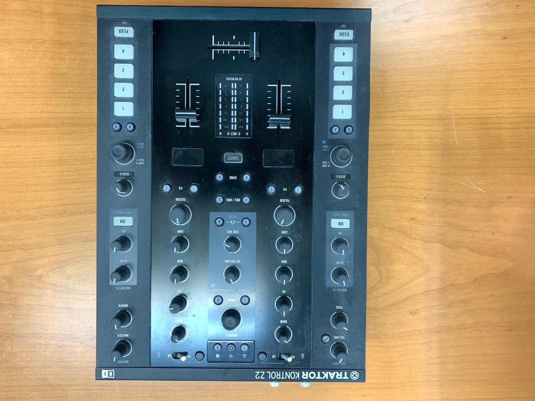 DJ機材 NATIVE INSTRUMENTS TRAKTOR KONTROL Z2