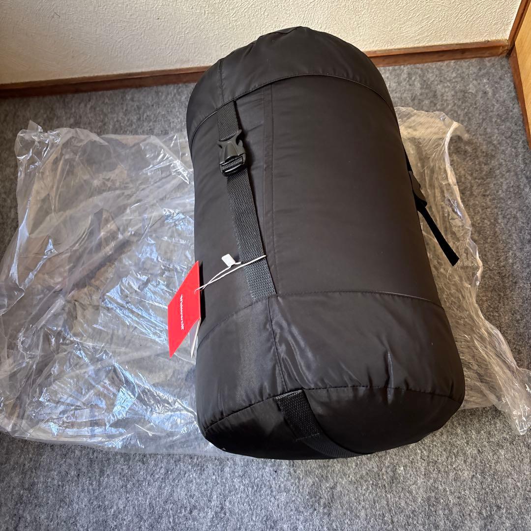 ICE- 1000 寝袋 新品未使用　防災野外キャンプ