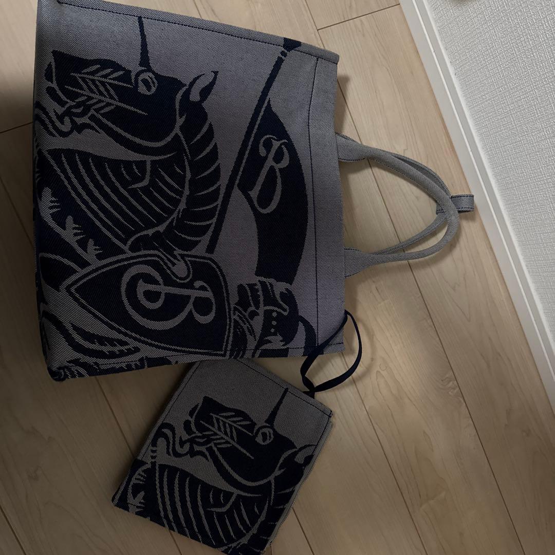 Burberry キャンパストートバッグ