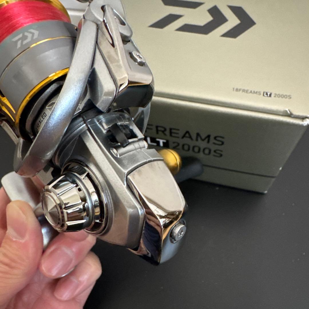 最終値下げ　ダイワ スピニングリール 18フリームスLT2000S