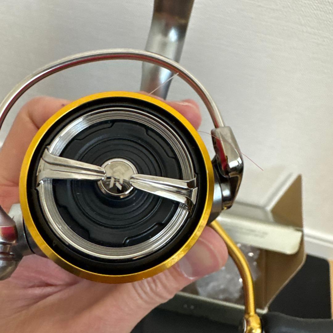最終値下げ　ダイワ スピニングリール 18フリームスLT2000S