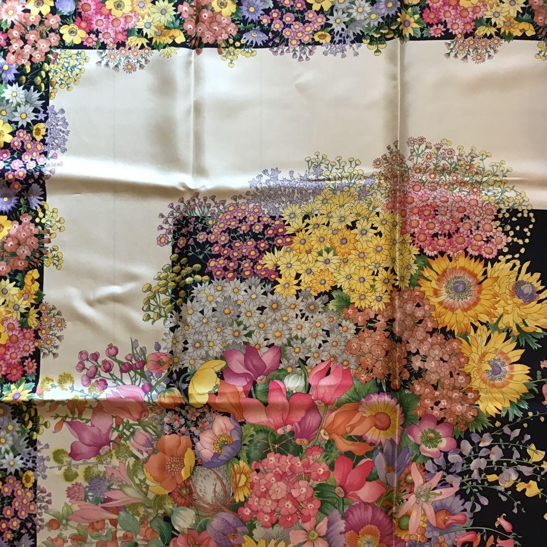 グッチ　GUCCI フローラ　シルクスカーフ オールドグッチ　ビンテージ　花柄