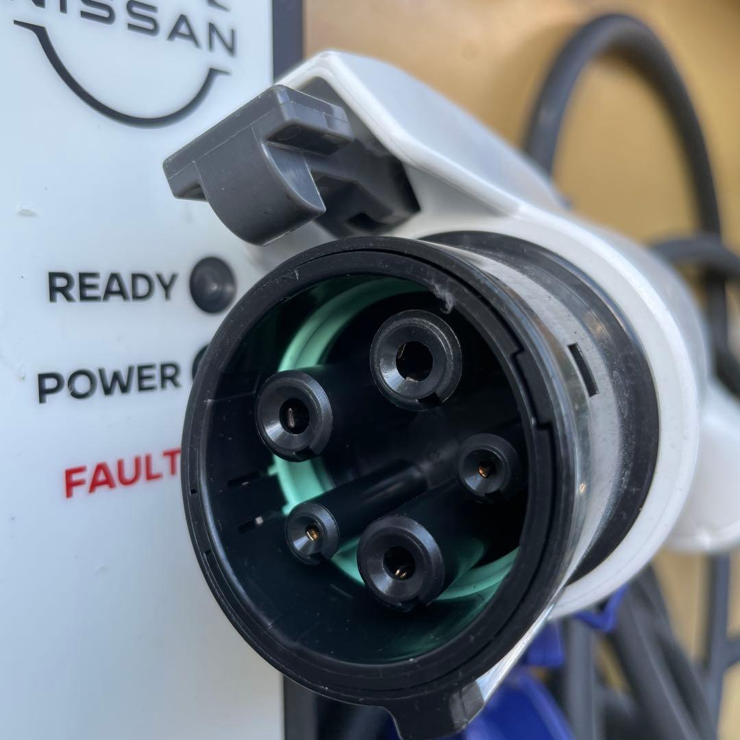 NISSAN EV充電ケーブル 5ピンコネクタ