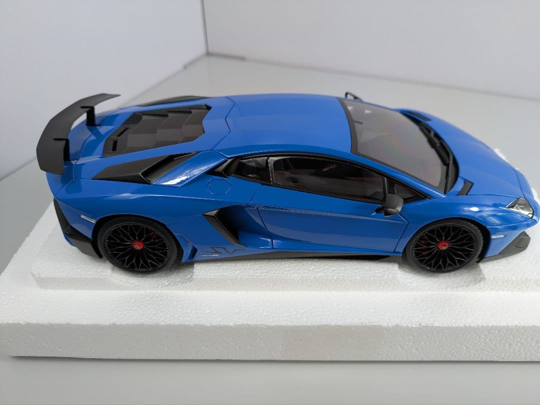 1/18 ミニカー オートアート ランボルギーニ アヴェンタドール SV