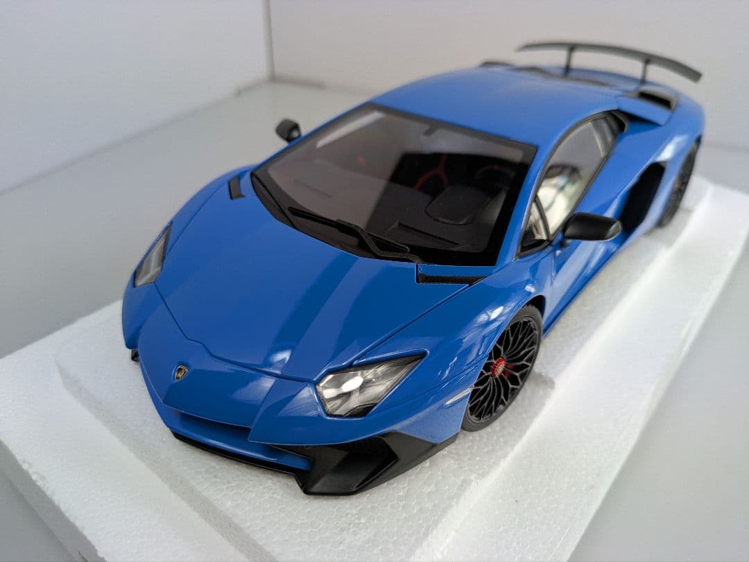 1/18 ミニカー オートアート ランボルギーニ アヴェンタドール SV