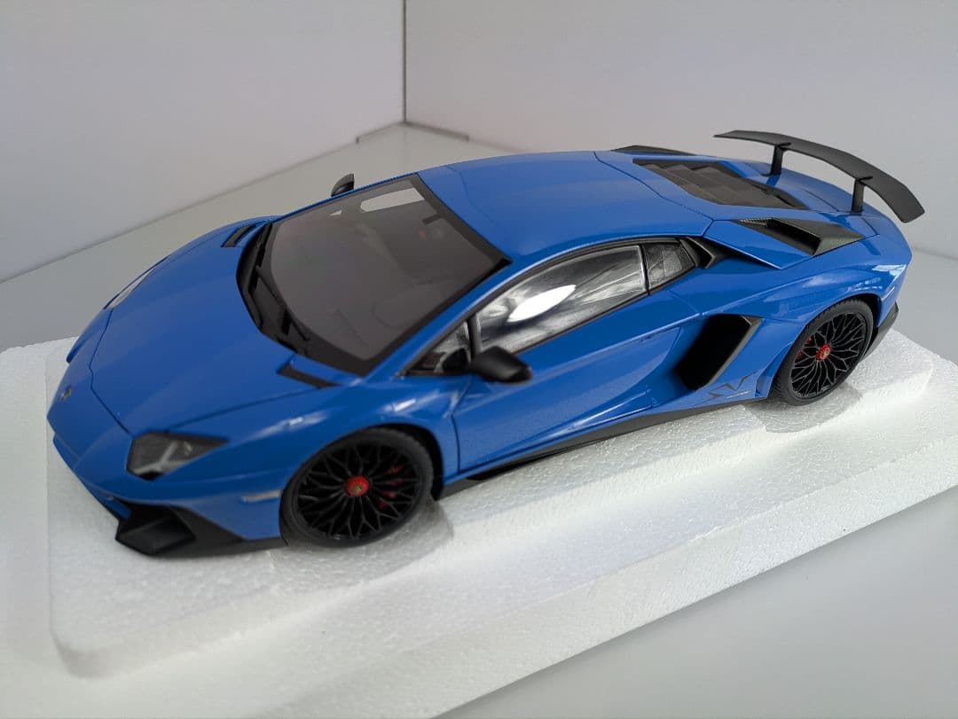 1/18 ミニカー オートアート ランボルギーニ アヴェンタドール SV