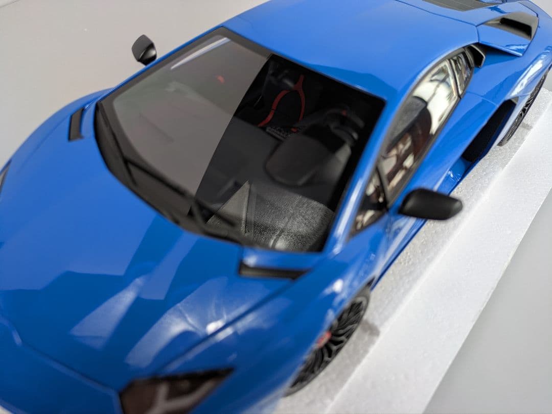 1/18 ミニカー オートアート ランボルギーニ アヴェンタドール SV