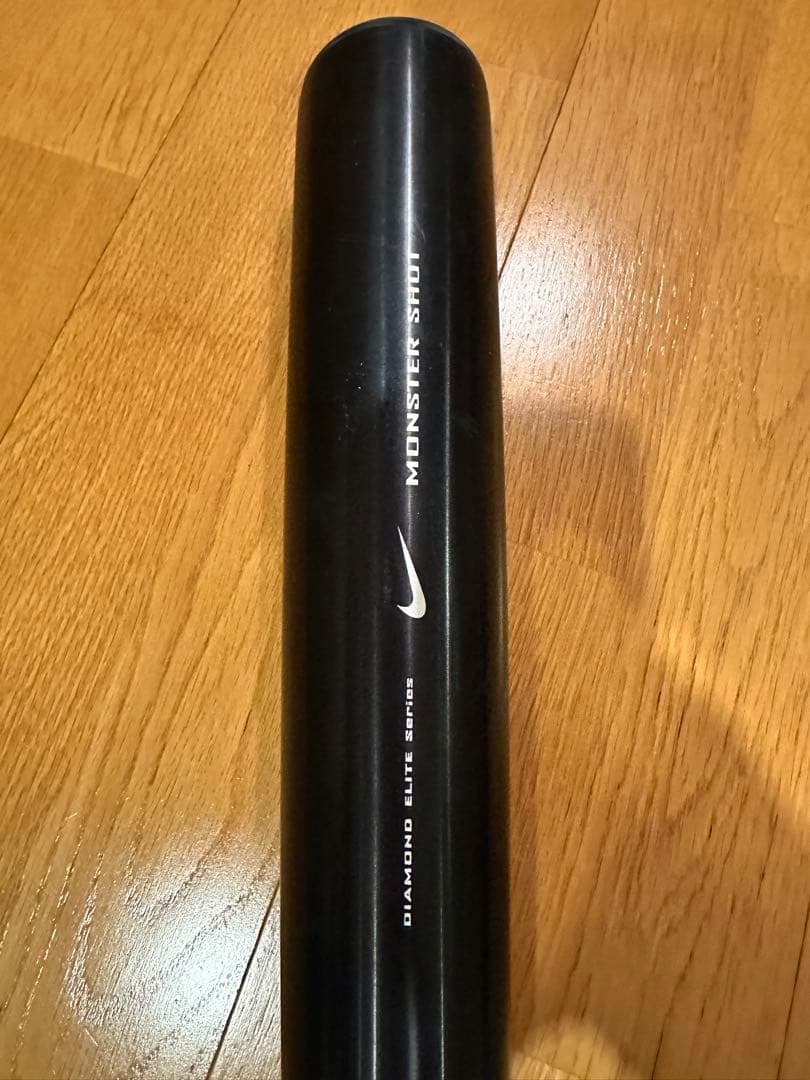 ナイキNIKEダイヤモンドエリート軟式用金属バット84cm6.95DIA720g