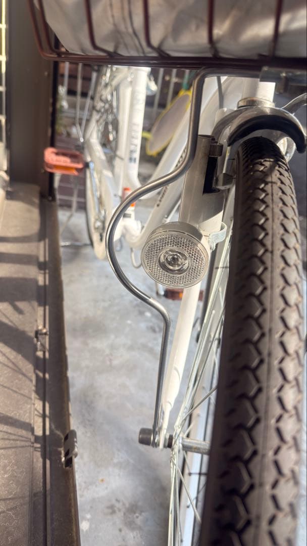 リリー 新しい自転車（8ヶ月前に購入）。八尾での直接引き取りのみ。