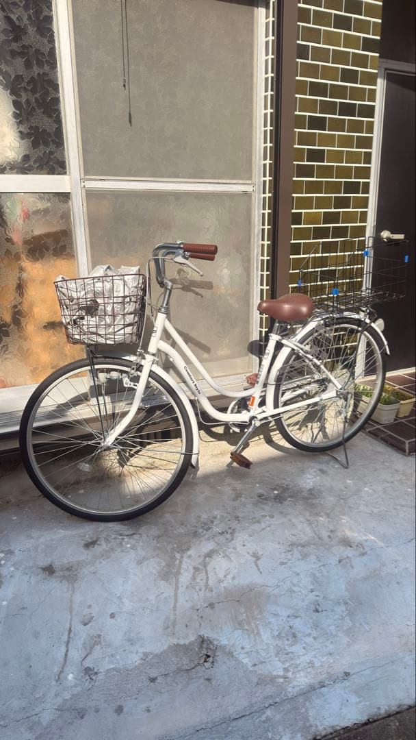 リリー 新しい自転車（8ヶ月前に購入）。八尾での直接引き取りのみ。