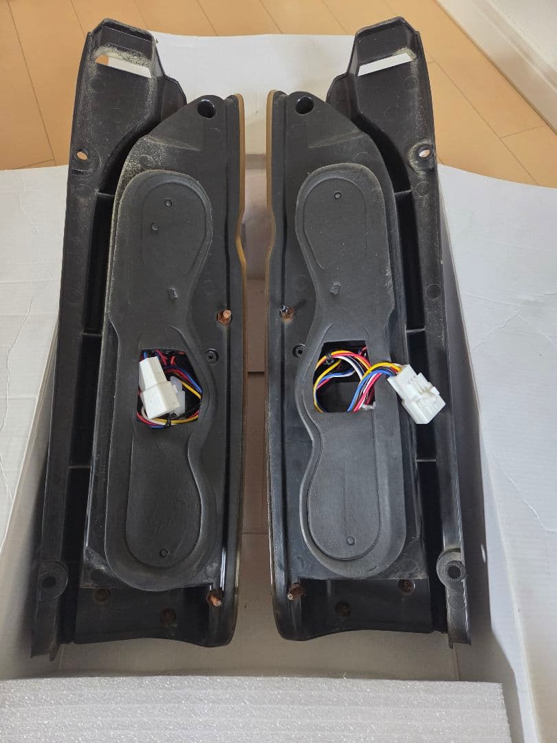 期間限定☆ハイエース専用テールランプ 　レッド/クリア