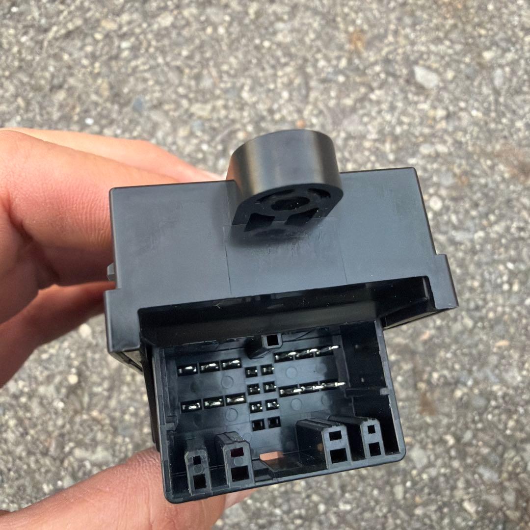 動作確認済み　スズキ純正　エブリィ　DA17V パワーウィンドウスイッチ