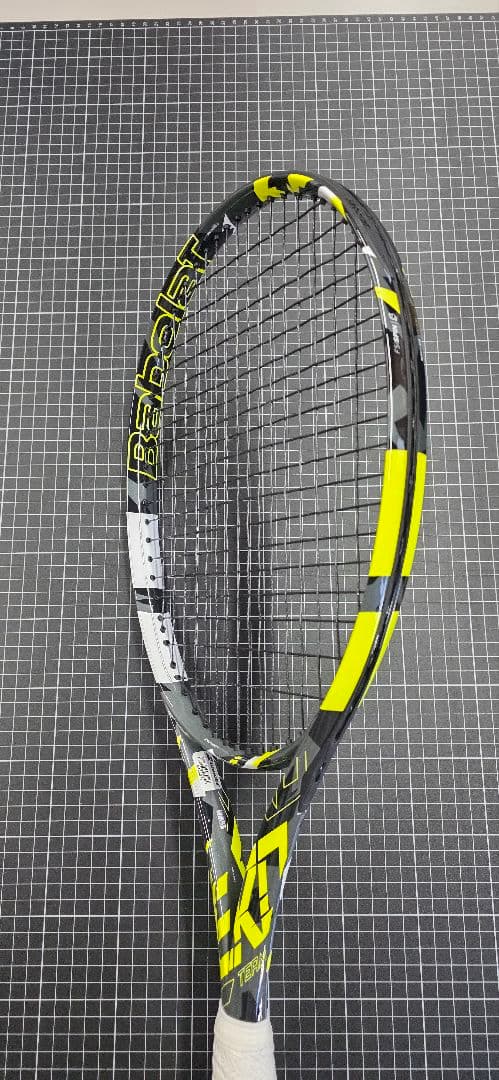 Babolat Pure Aero Team硬式テニスラケット G2(ケース付)