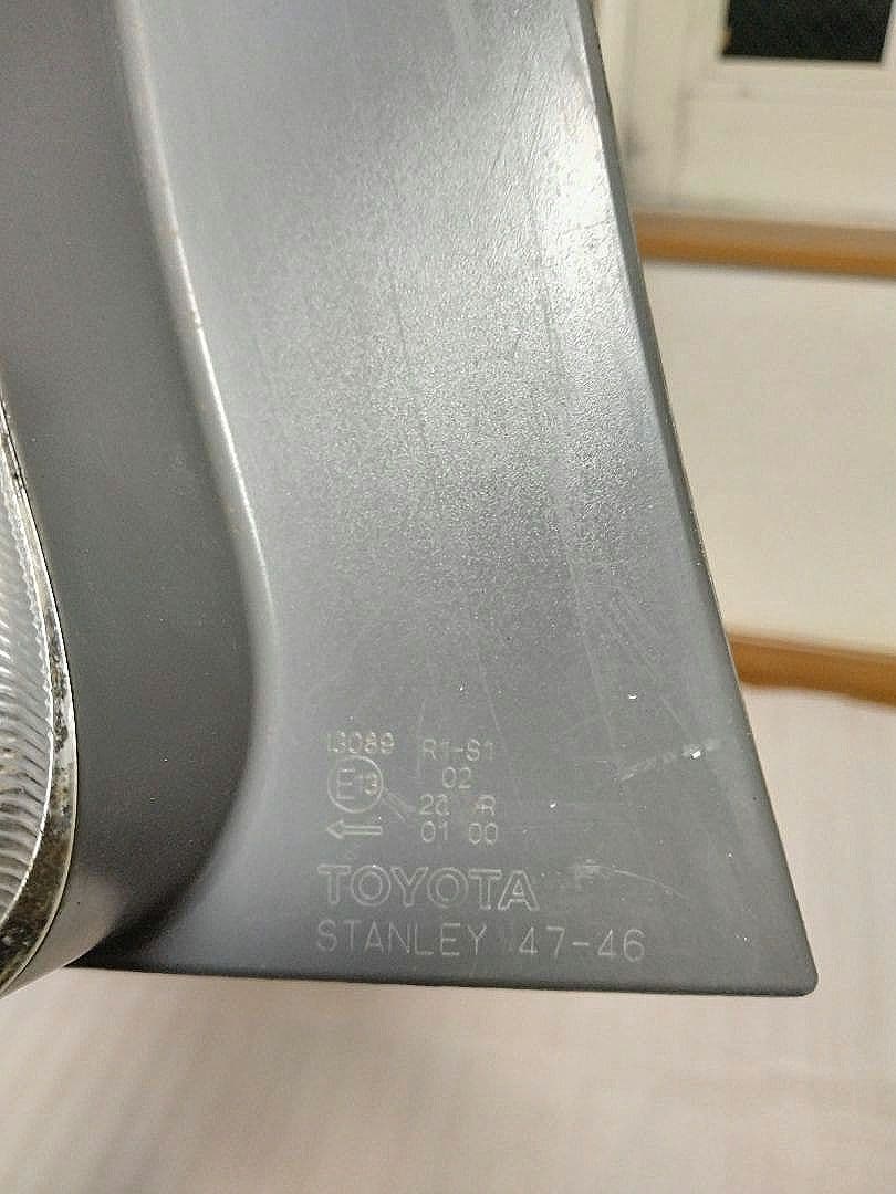 トヨタ　プリウスα　ZVW40 ZVW41 左テールランプ【美品】送料無料