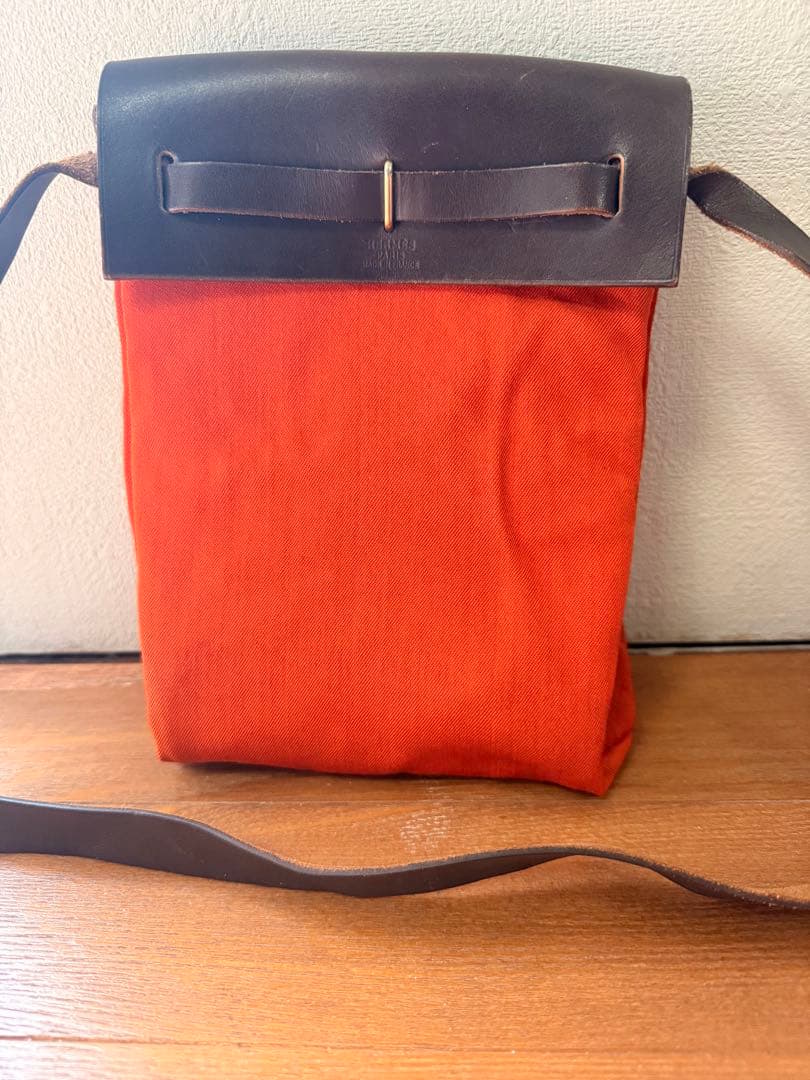そろそろ出品を止めるかもしれません。HERMES エールバックショルダーバッグ