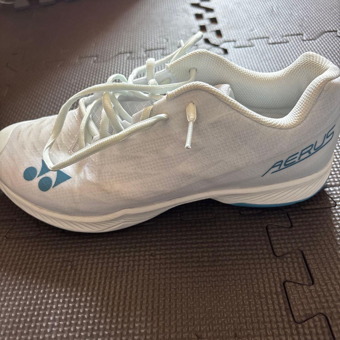 「新作」YONEX エアラスバドミントンシューズ