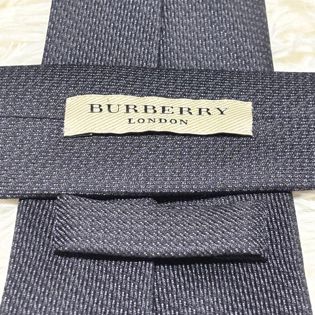 ✨ハンドメイド✨【ほぼ未使用】BURBERRY LONDON ネクタイ　ネイビー