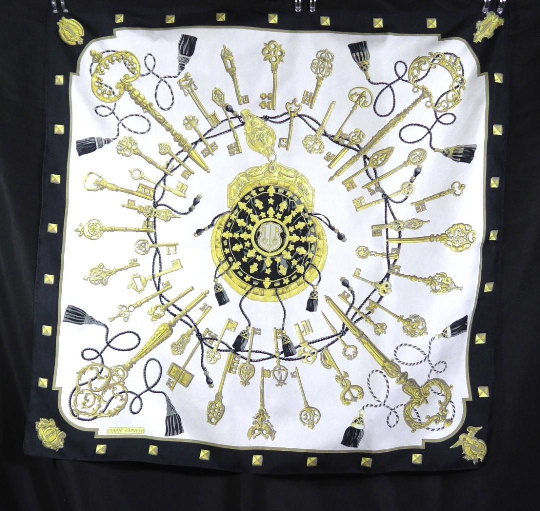 美品　HERMES エルメス　大判スカーフ　カレ90　 D561