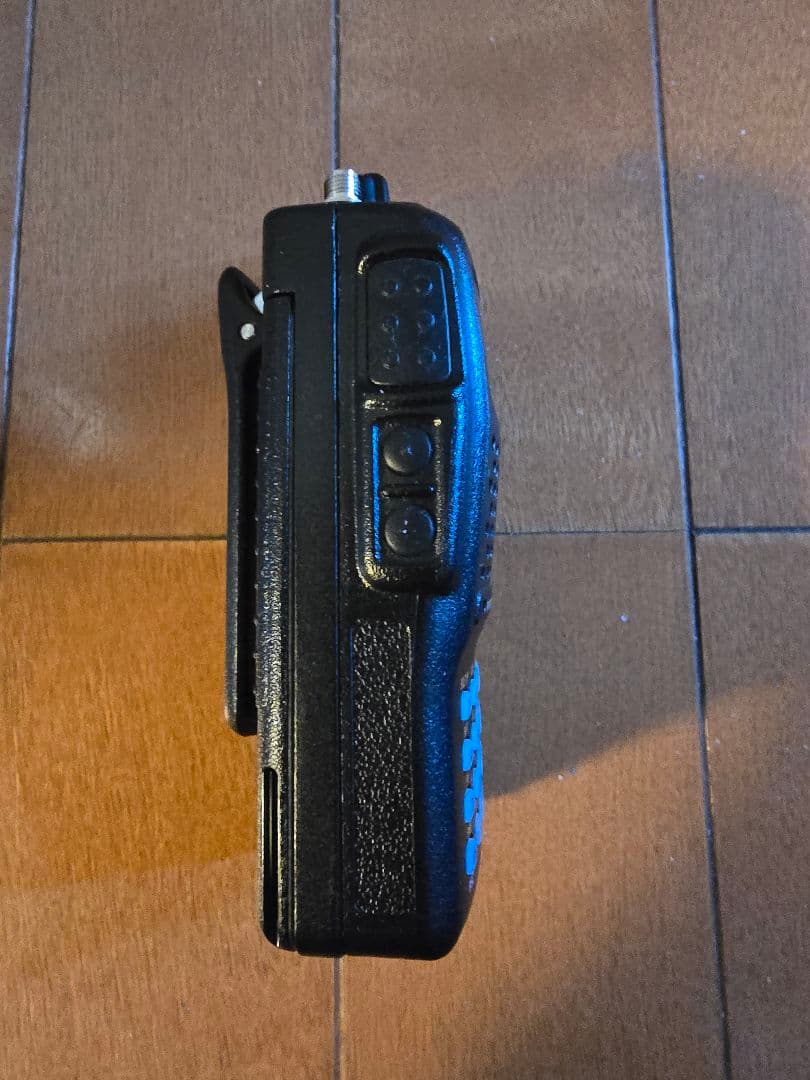 YAESU FT-60 FMトランシーバー