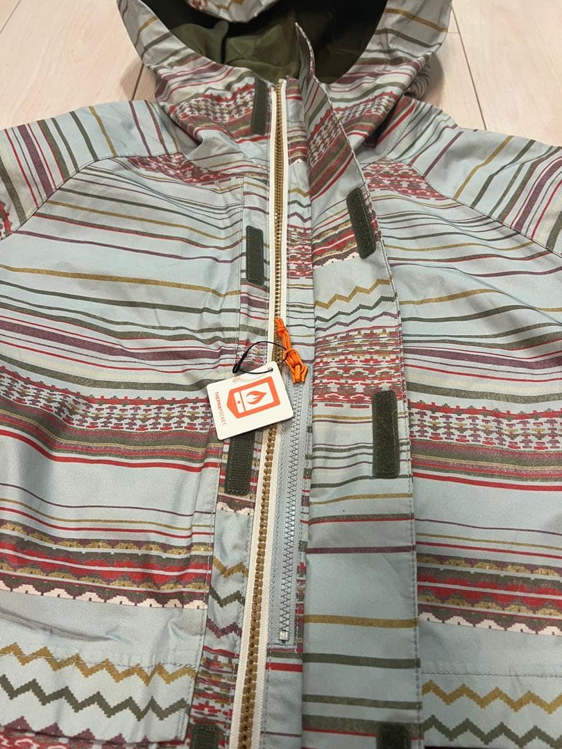 2/28までBurton GORE-TEX Jacket